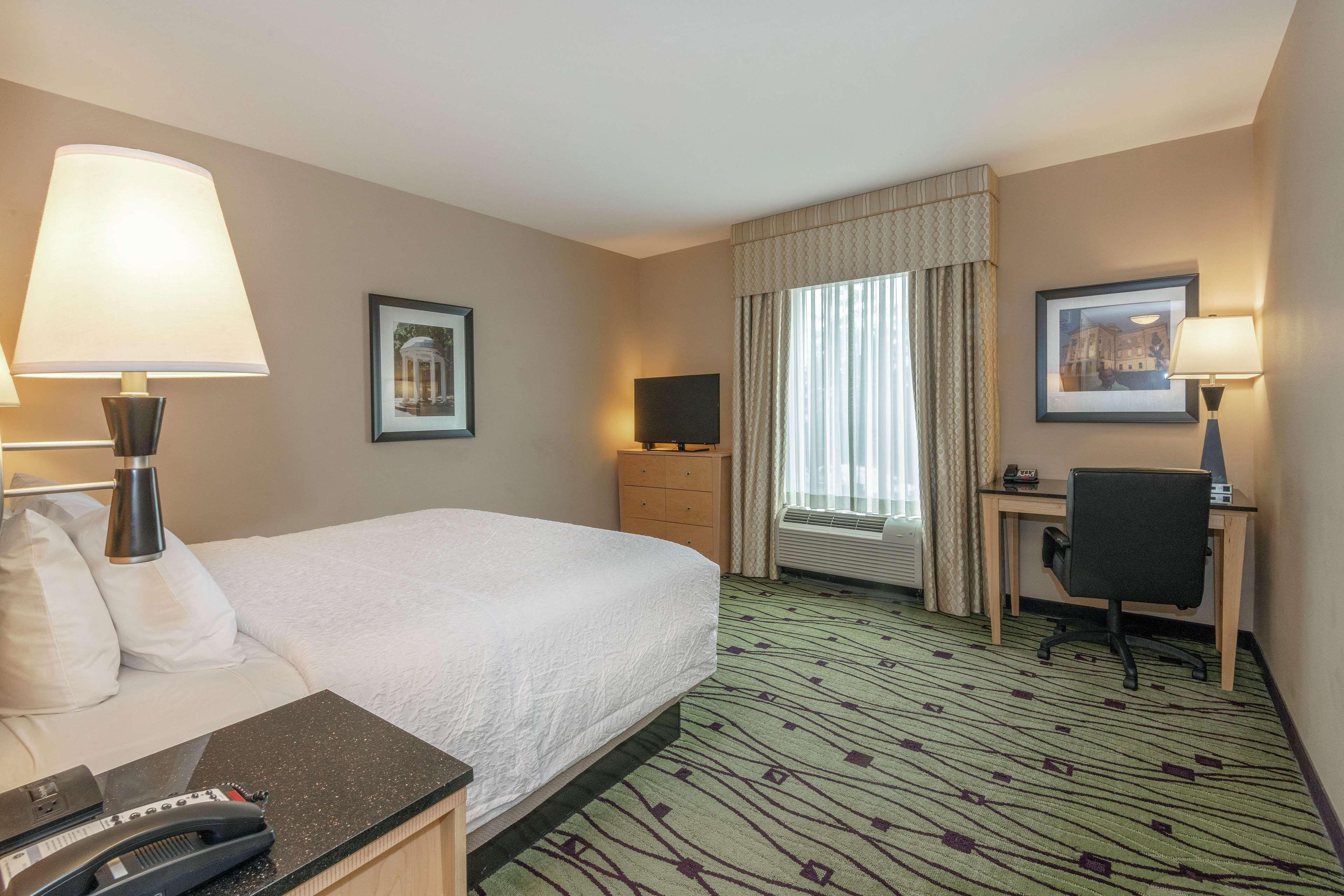 Hampton Inn & Suites Crabtree Raleigh Exterior photo