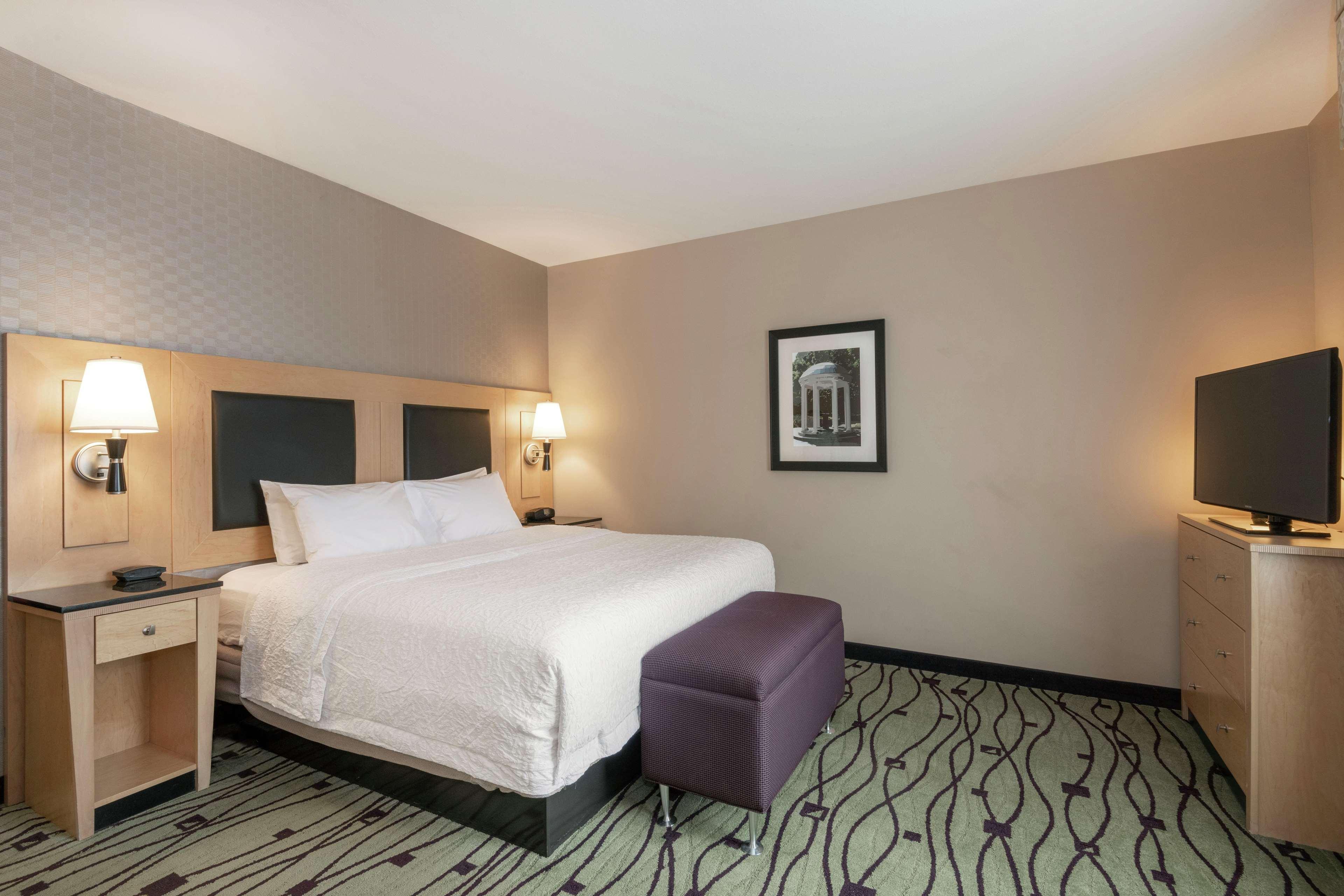 Hampton Inn & Suites Crabtree Raleigh Exterior photo
