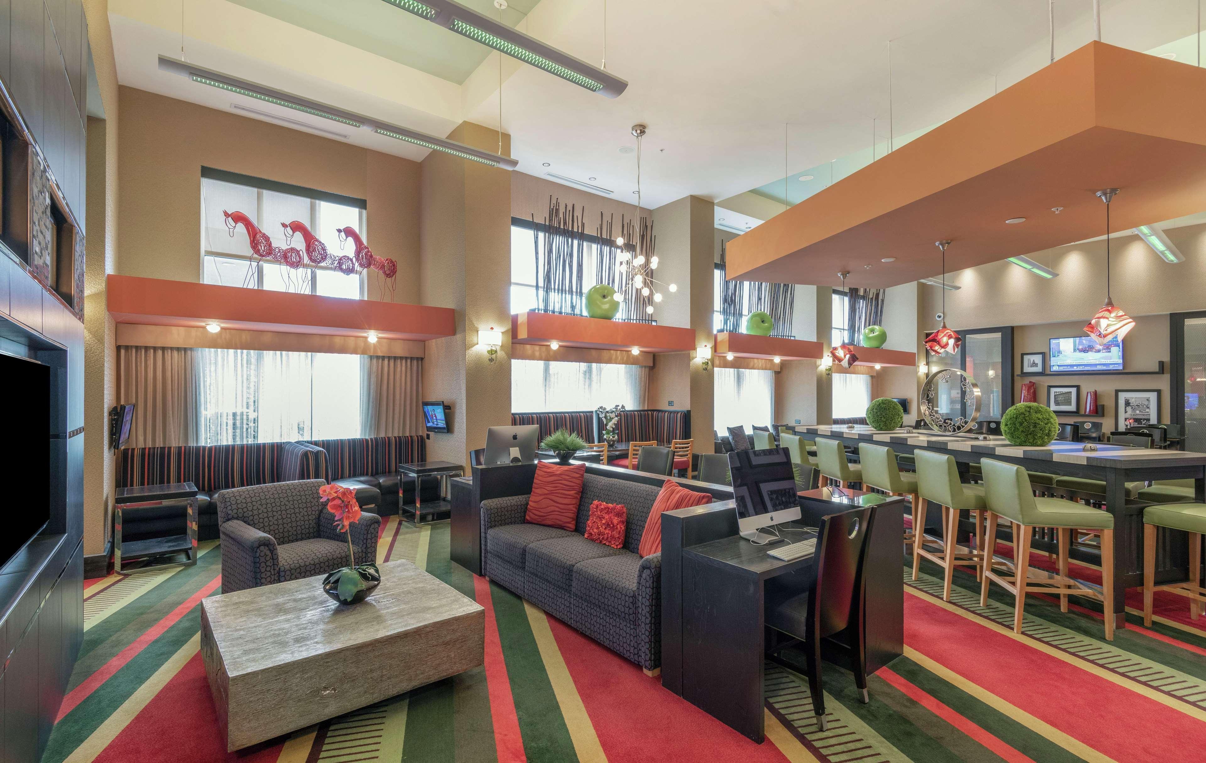 Hampton Inn & Suites Crabtree Raleigh Exterior photo