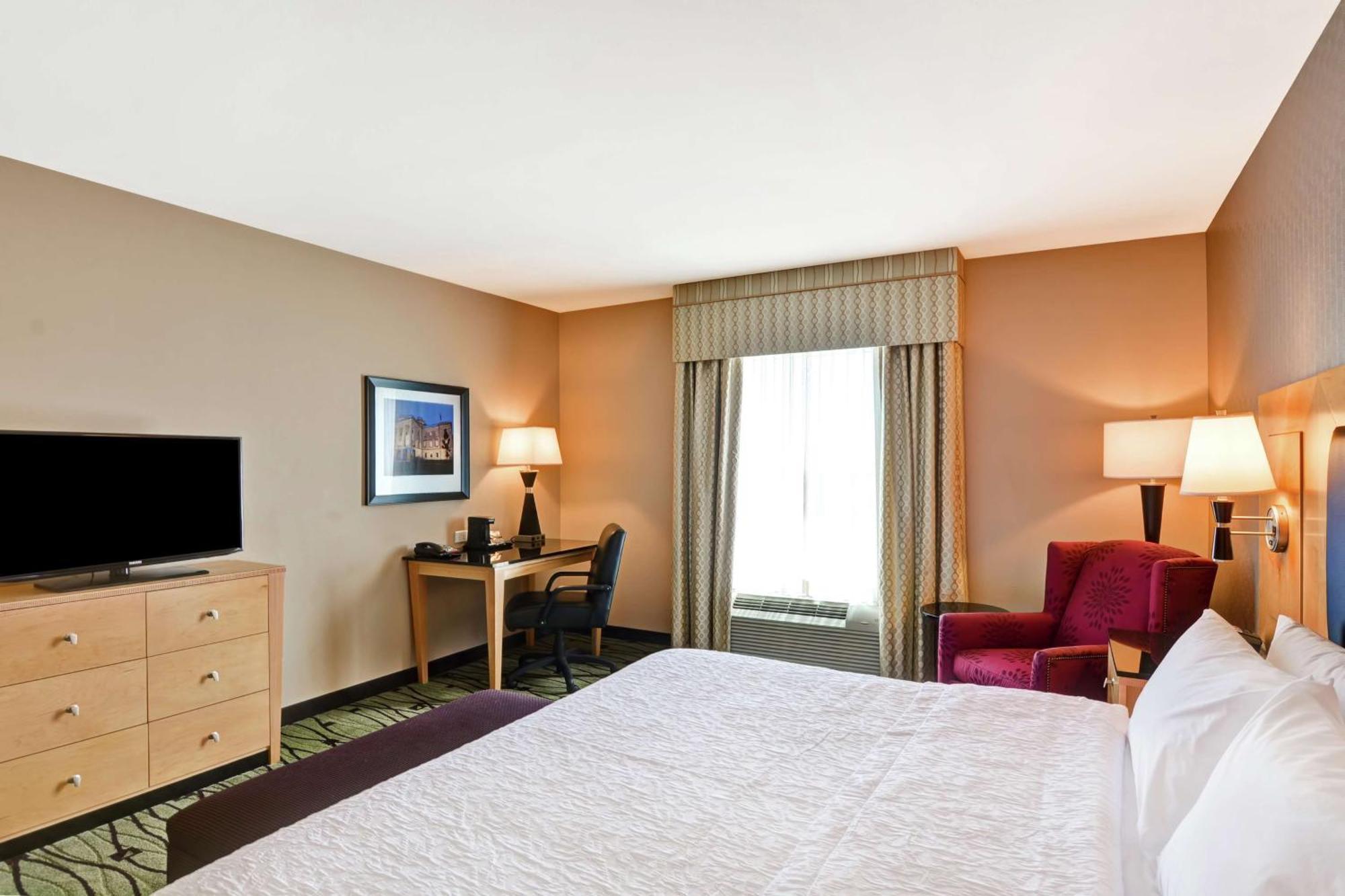 Hampton Inn & Suites Crabtree Raleigh Exterior photo