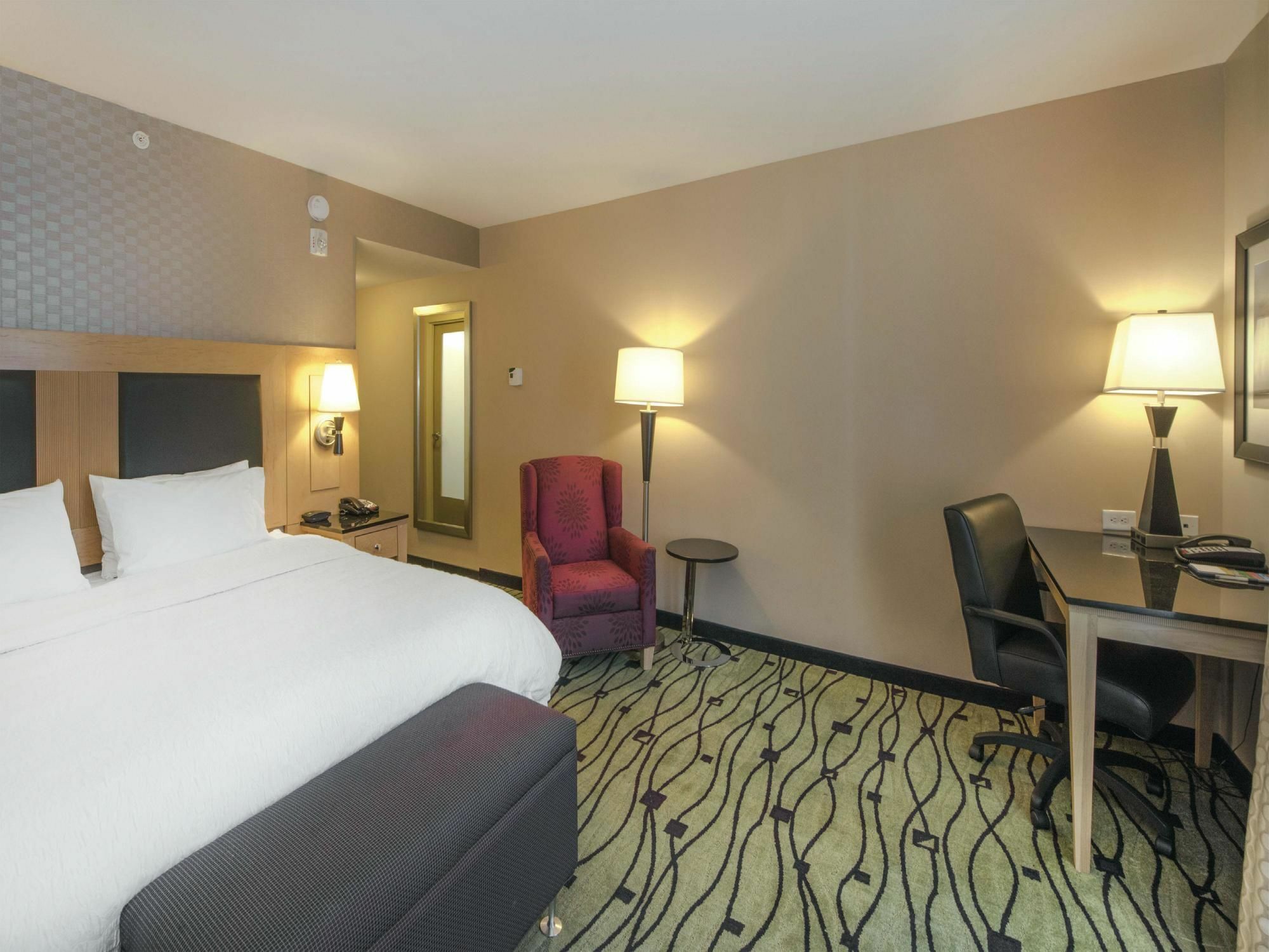 Hampton Inn & Suites Crabtree Raleigh Exterior photo