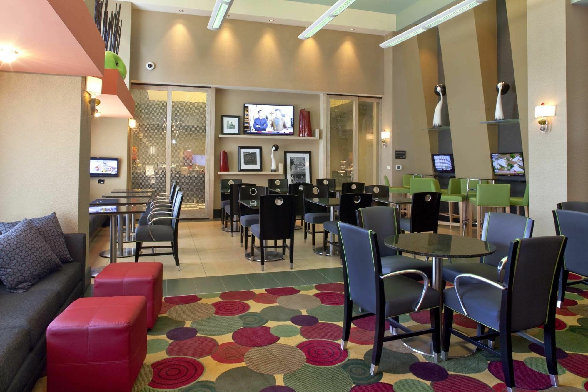 Hampton Inn & Suites Crabtree Raleigh Exterior photo